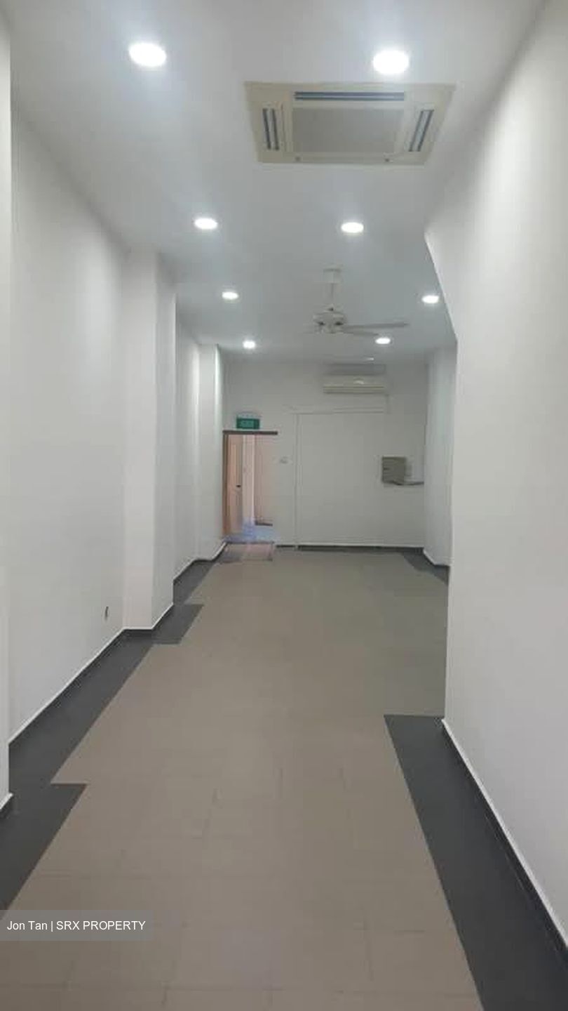 Geylang Road (D14), Shop House #567733581
